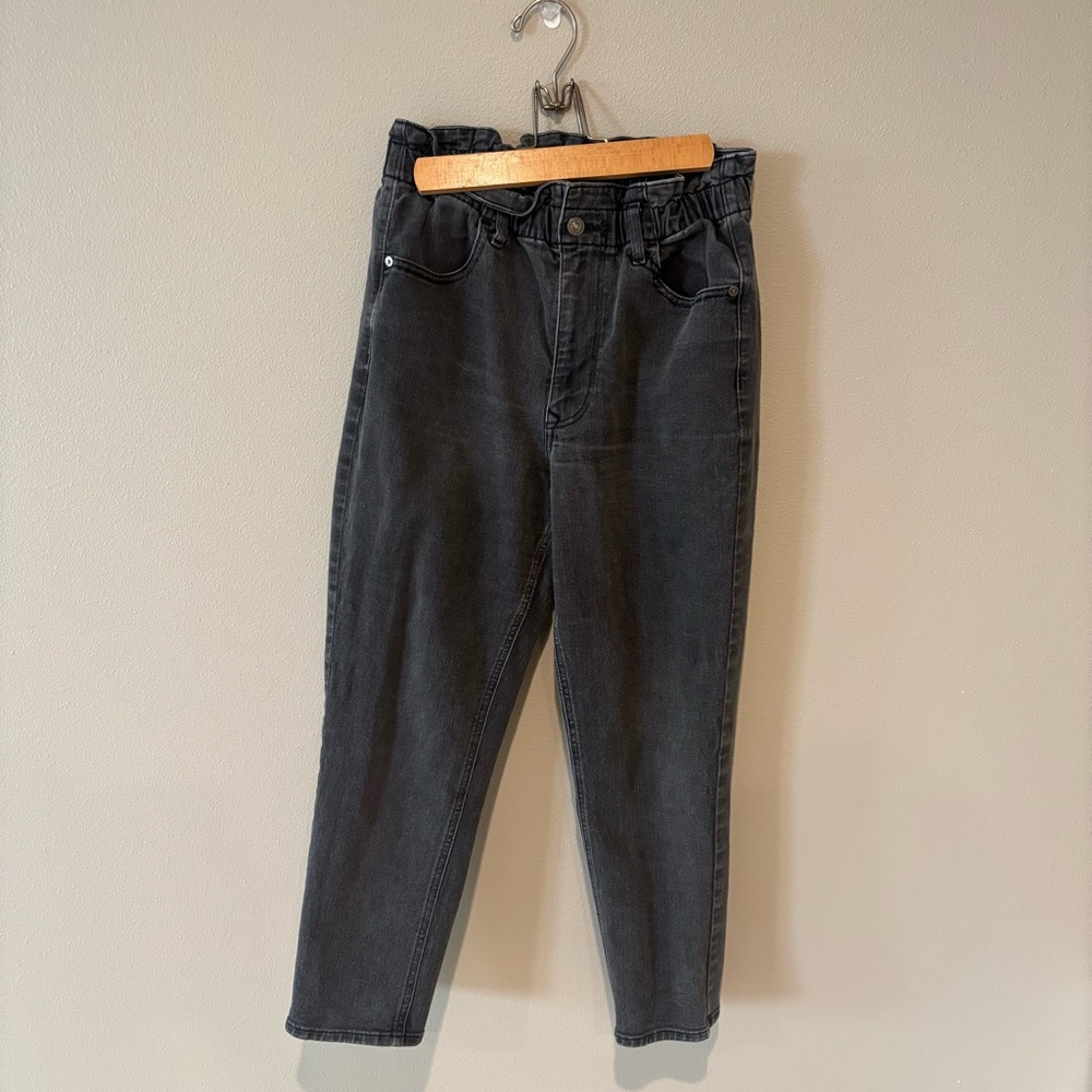 EXPRESS Women’s Black Wash Super High Rise Mom Jean Size 10 - Picture 1 of 13